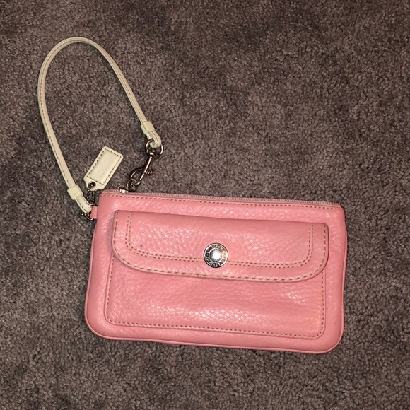 💗Coach wristlet - Picture 1 of 5
